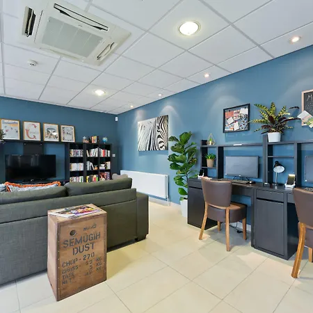 Garden Lane Backpackers-2